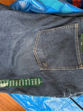 Classicwomans Dark Blue  seven Denim Jeans - Size 24W  nwt